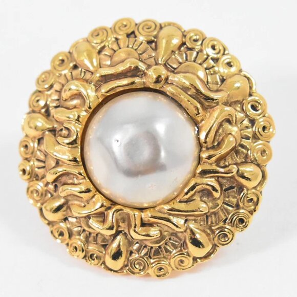 CHANEL Faux Pearl Gold Plated Round Earrings Clip - Picture 3 of 9